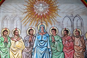 Santuario mariano Nostra Signora del Lago. Lo Spirito Santo che scende sulla Vergine Maria e sugli Apostoli. Dipinto. Togo da Unbekannt