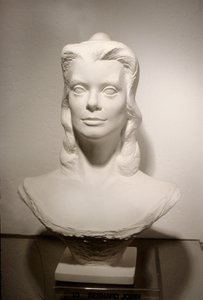 Marianne come Catherine Deneuve da Unknown