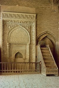Mihrab (nicchia di preghiera) e minbar (pulpito) nella stanza del Sultano Uljaitu, probabilmente XIII/XIV secolo da Unbekannt