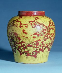 Vaso a balaustra rosso e giallo Ming (marchio Chia ching) (1522-66) da Unbekannt