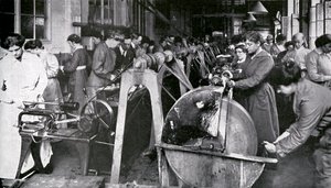 Operai di Munizioni durante la Prima Guerra Mondiale da Unbekannter Künstler