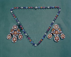 Collana e orecchini con paste multicolori, c.1760