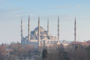 Vista panoramica della moschea blu poco prima del tramonto, Istanbul, Turchia