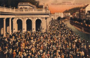 Persone che prendono le acque a Karlsbad