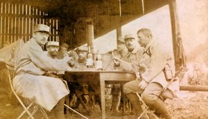 Fotografia da un album personale di un tenente di fanteria durante i primi mesi della Prima Guerra Mondiale da Unbekannt