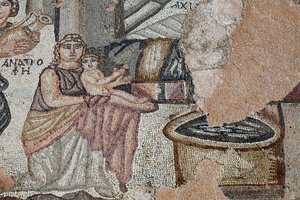 Rappresentazione del neonato Achille con la sua nutrice Anatrophe e Ambrosia, simbolo del cibo degli dei e dell