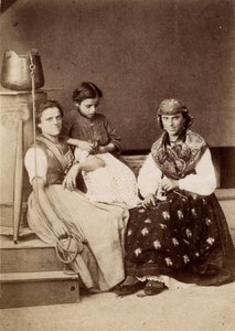 Piccoli mestieri: ritratto di portatrici d