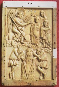 Le tre Marie al sepolcro, placca scolpita, Scuola del palazzo di Carlo Magno, francese da Unbekannt