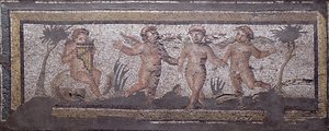 Tre putti danzanti accompagnati da uno che suona il flauto di Pan, dettaglio del bordo di un pavimento a mosaico raffigurante le stagioni e scene di caccia dalla Villa Costantiniana a Daphne, romana, c.325-330 d.C.