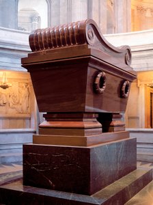 Tomba del militare e imperatore dei francesi Napoleone I Bonaparte (1769-1821). Parigi. Gli Invalidi