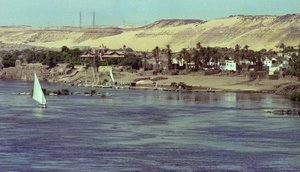 Vista sul Nilo con Faluka, Egitto, c.1979