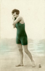 Donna in costume da bagno, c. primi 1900 (cartolina) da Alec Hunter