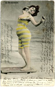 Donne in costume da bagno, c. primi del 1900 (cartolina) da Alec Hunter