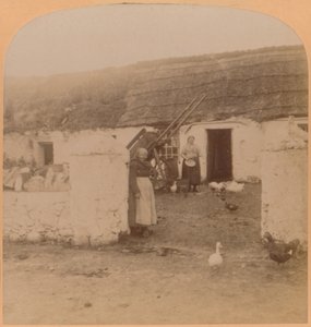 Una casa caratteristica, Ballintoy Village, Contea di Antrim, Irlanda, 1900 da Underwood and Underwood