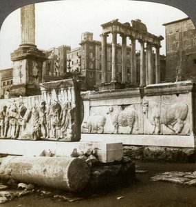 Bassorilievi di Traiano e Colonna di Foca nel Foro, Roma, Italia