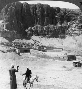 Sepolto per secoli - terrazze colonnate del tempio a Der-el-Bahri, Tebe, Egitto, 1905