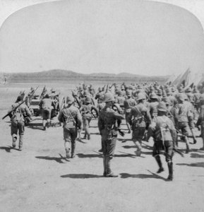 Allarme al campo a Honey Nest Kloof, Sudafrica, 1900