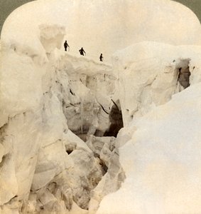 Discesa dal Monte Bianco - enormi crepacci vicino alla vetta, Alpi