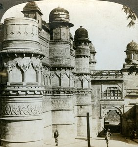 Palazzo Man Singh, Gwalior, Madhya Pradesh, India da Underwood and Underwood