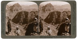 Monte di Mosè, dove fu data la legge al leader di Israele, il deserto del Sinai, 1900 da Underwood and Underwood
