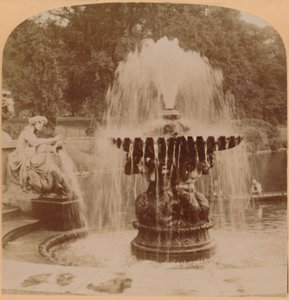 La grande fontana, Londra, Inghilterra, 1896 da Underwood and Underwood
