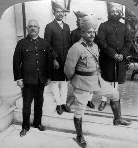 Il Maharaja di Gwalior a casa, Madhya Pradesh, India, c1900 da Underwood and Underwood