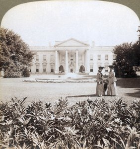 La Casa Bianca, la residenza storica del Capo della Nazione - fronte nord-Washington, D.C., 1908 da Underwood and Underwood