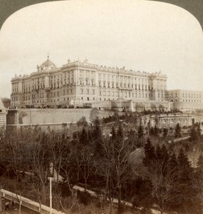 Il maestoso Palazzo Reale e il Parco Reale Campo del Moro...Madrid, Spagna, 1902 da Underwood and Underwood