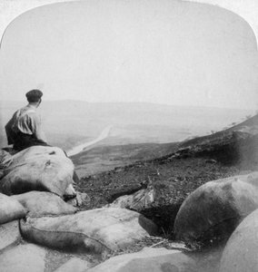 Fiume Tugela e Monte Alice da Spion Kop, Sudafrica, 1901 da Underwood and Underwood