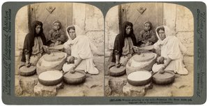 Donne che macinano al mulino, Palestina, 1900
