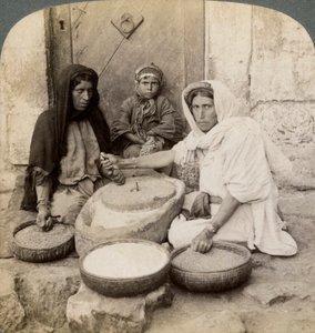 Donne che macinano al mulino, Palestina, 1900