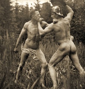Posa di battaglia con un elmo romano, c.1910 da Unknown