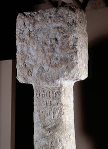 Arte africana: dettaglio di un pilastro di possesso noto come Sant
