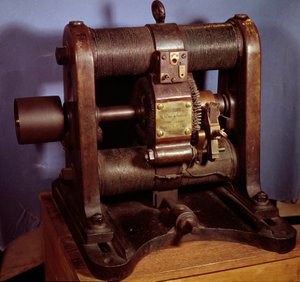 Macchina dinamoelettrica di tipo Gram che produce corrente continua, realizzata nel 1877 dalle fabbriche Sautter e Lemonnier