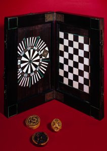 Scatola da gioco in noce, avorio ed ebano. Fine XV secolo
