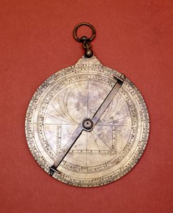 Astrolabio gotico del XIV secolo. Milano, Musei del Castello