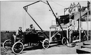 Le prime linee di produzione della Ford Motor Company, fine XIX secolo da Unknown artist
