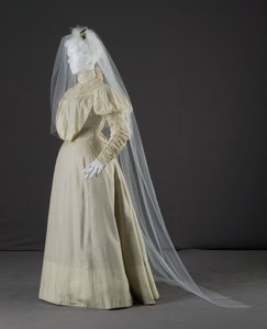 Abito da sposa da Unknown artist