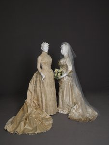 Abiti da sposa da Unknown artist