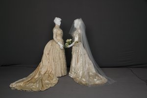 Abiti da sposa da Unknown artist