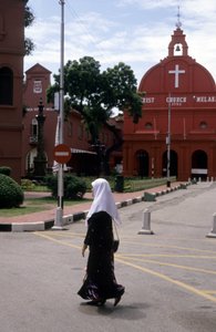 Una chiesa cattolica costruita nel 1753 a Malaca, Indonesia. da Unknown artist