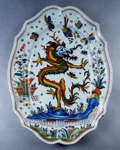 Piatto in maiolica decorato con un drago da Unknown artist