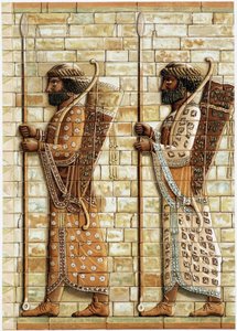 Fregio degli arcieri, gli "Immortali" che formano la guardia dei Grandi Re, scoperto a Susa: Fax-imitazione di un bassorilievo - in "History and monuments of Byzantine enamels" di N. Kondakow da Unknown artist