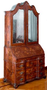 Mobili: trumeau in palissandro. Circa 1735. Dim. 257x130x61 cm Collezione privata da Unknown artist