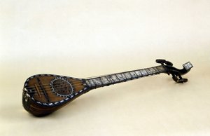 Liuto con quattro corde del XVIII secolo