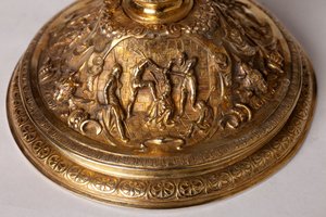 Metallurgia. Calice. Dono del canonico A. Le Vaillant de la Bassarderie, decano del capitolo della cattedrale 1726-1758. XVIII secolo (dettaglio)