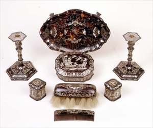 Set da toeletta in tartaruga intarsiata, c.1740 da Unknown artist