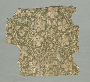Frammento di seta con viti rampicanti, foglie di vite, uva e uccelli da Unknown artist