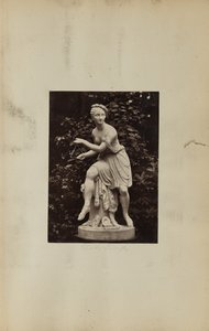 [Statua di ragazza con triangolo] da Unknown artist