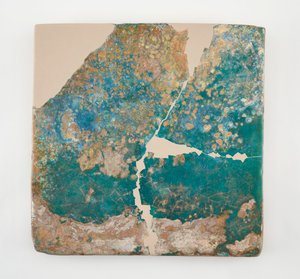 Piastrella, grande quadrato. Rotto, riparato e restaurato in gesso da Unknown artist